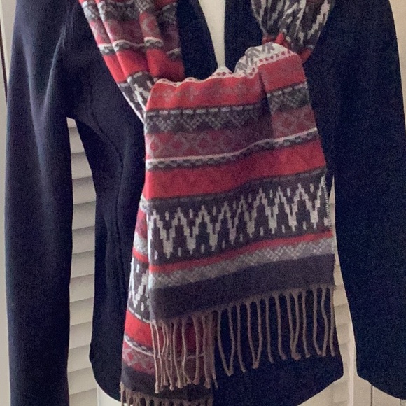 V. Fraas Cashmink Scarf - Red and Brown Pattern - Picture 3 of 9